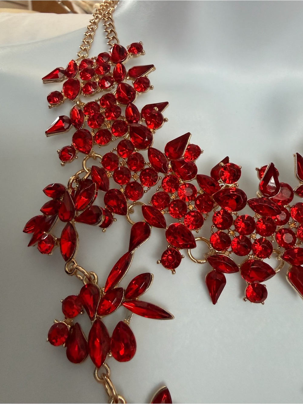 NWOT Aratta- Dramatic Red Crystal Bib Necklace with Gold-Tone Setting - Picture 4 of 16